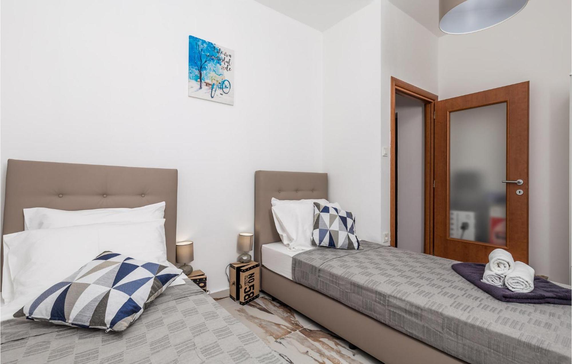 2 Bedroom Amazing Apartment In Rijeka Dış mekan fotoğraf