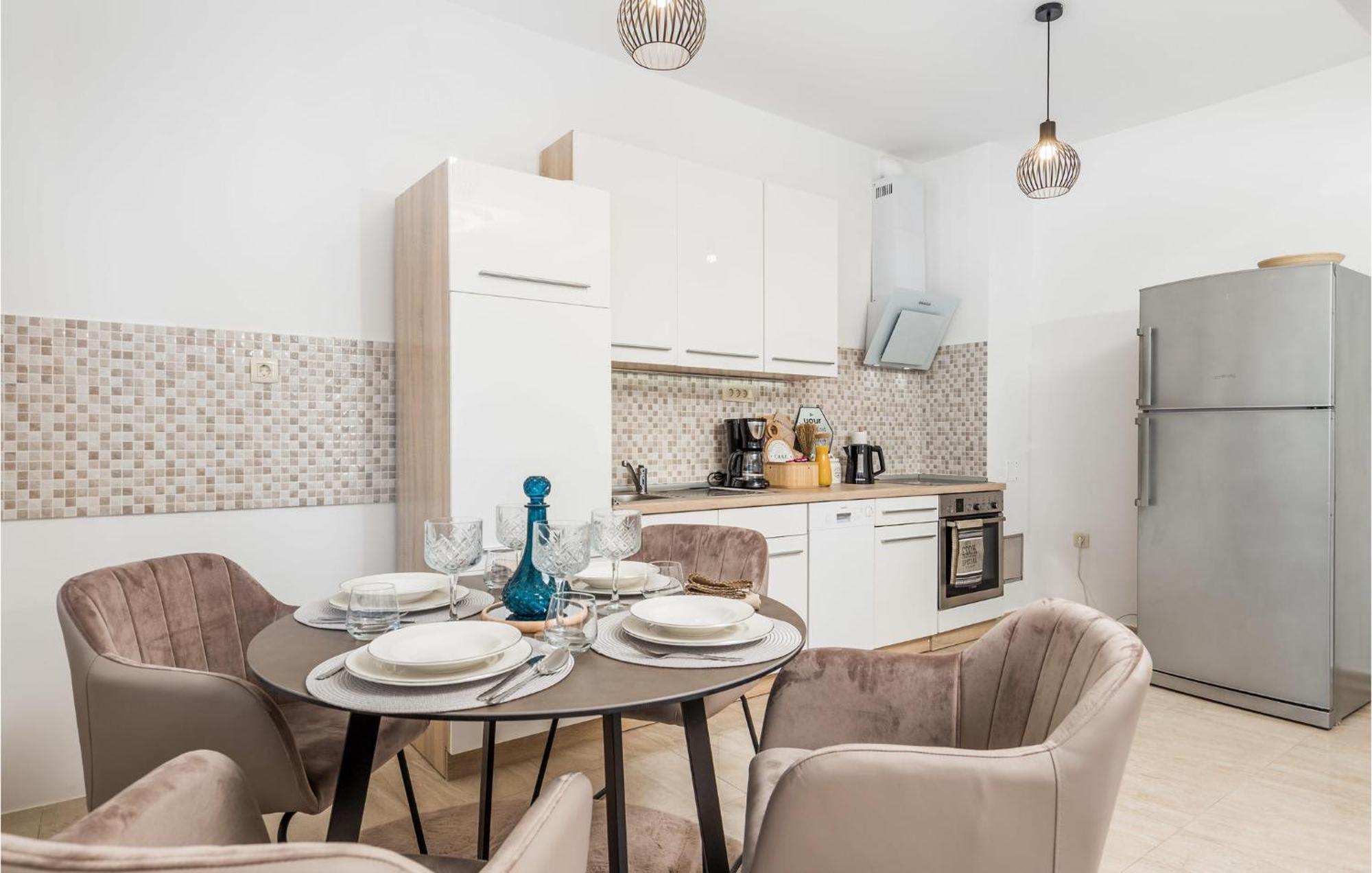 2 Bedroom Amazing Apartment In Rijeka Dış mekan fotoğraf