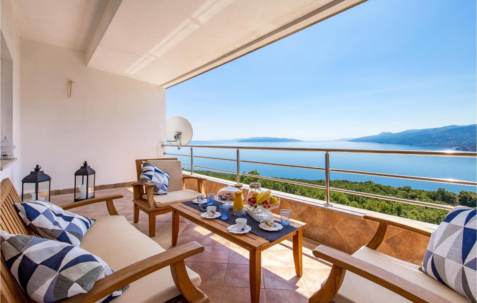 2 Bedroom Amazing Apartment In Rijeka Dış mekan fotoğraf